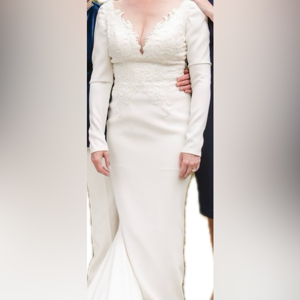 Sincerity By Justin Alexander Wedding Dress - street size 6 - Picture 3 of 9